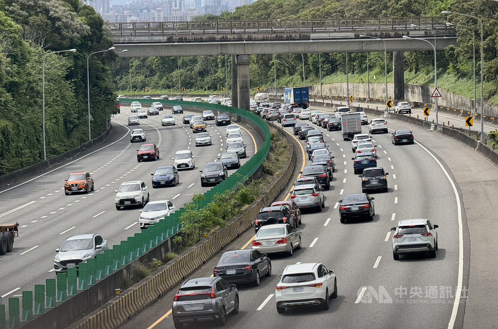 端午連假首日國道交通疏導建議：高公局預判9路段易塞