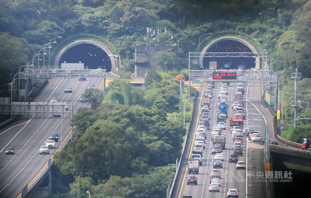 端午連假第2天國道18路段易塞 國5北向恐塞至深夜