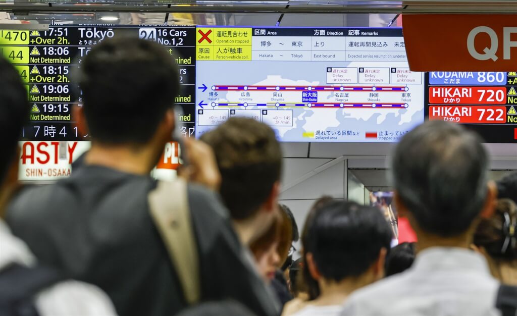 日本民眾闖JR鐵軌遭撞死 東海道新幹線全線癱瘓3小時