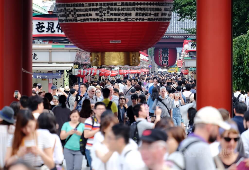 Japan Increases Visa Fees Fivefold; Chinese Social Media Users Debate Impact