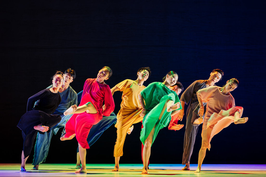 Cloud Gate Dance Theatre Presents Double Bill in Taipei, Reflecting on Cheng Tsung-lung's Artistic Journey