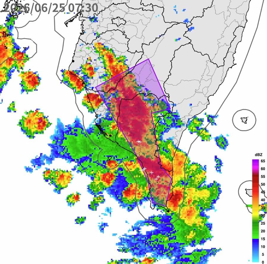 Severe Thunderstorms Hit Southern Taiwan; Heavy Rain Expected in Taipei and New Taipei