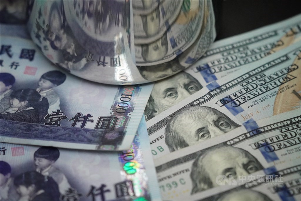 外資最大賣超續發酵 新台幣貶破31.8元創史上第7大量