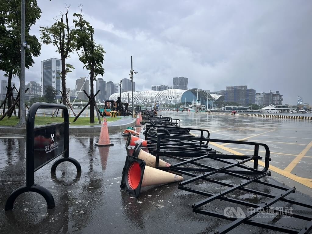 早安世界》豪雨預警解除水情回穩；台股重挫千點、景氣燈號連六紅