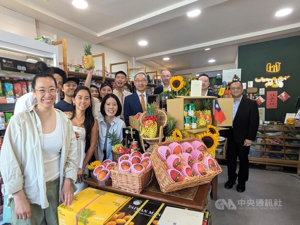 屏東芒果嘉義鳳梨英國上市 台灣好物前進國會