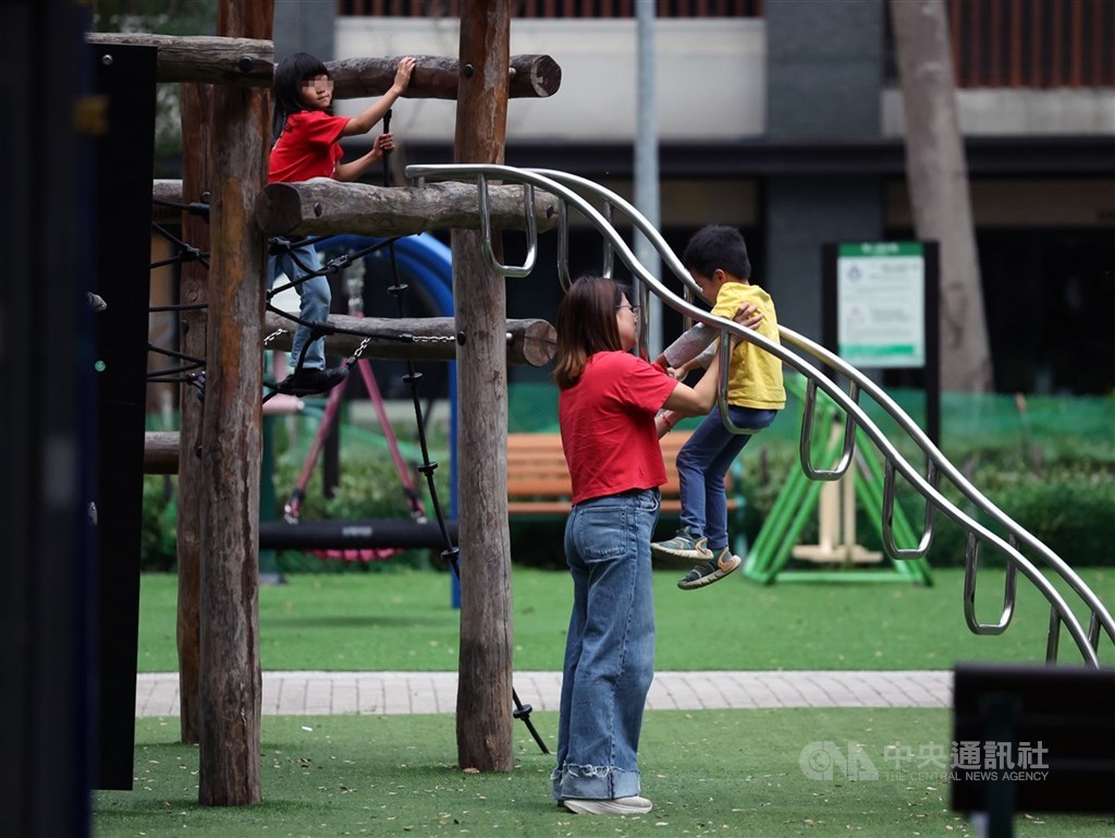 労働部：減時間勤務でも減給なしの法制化は困難、企業規模に応じた補助を検討