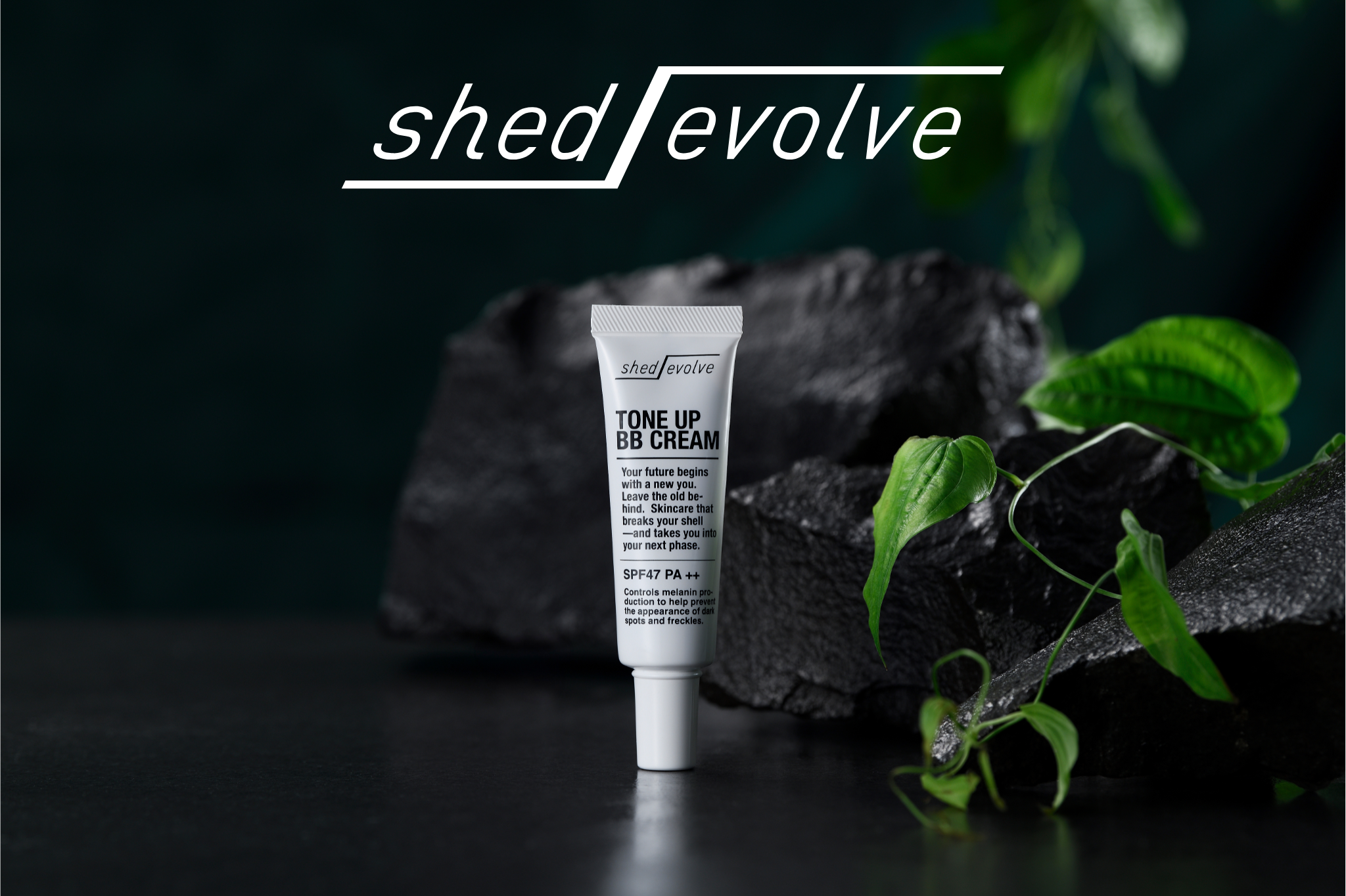 「疲れて見える」を、ひと塗りで武器に変える。働く男性のためのメンズコスメブランド「shed/evolve(シェドエヴォルヴ)」本日発売